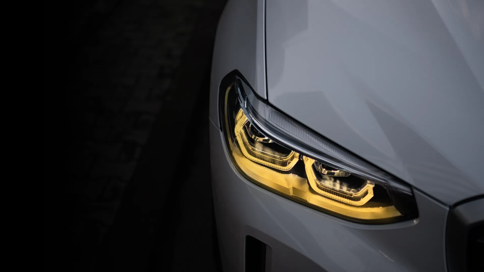 Top German Auto Manufacturer Connects 10M Cars with HiveMQ